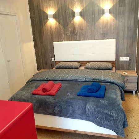 Estrella Home Салоу Экстерьер фото